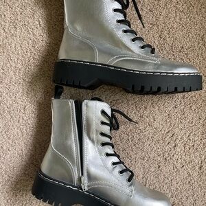 Sincerely Jules Metallic Silver Lace-Up Women's Combat Boots Size 7.5